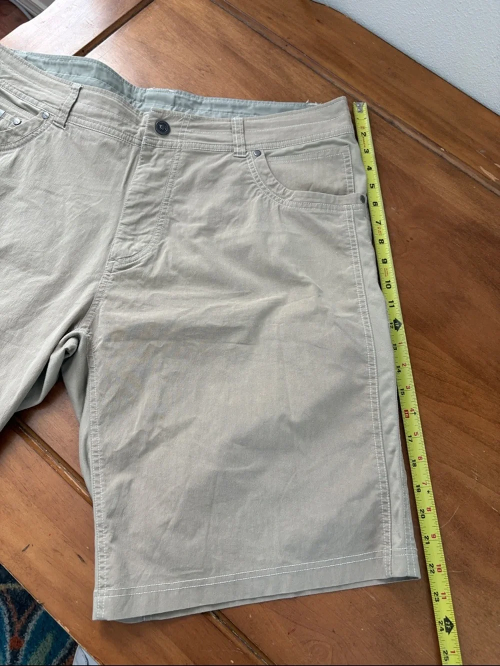 Kuhl Men's Light Beige Cargo Shorts Size 40